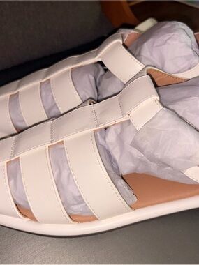 Amazon Essentials White Strappy Fisherman Sandals